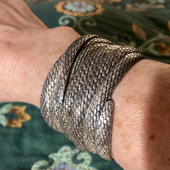 VTG Helles Paris Women’s Serpent Cuff Bracelet Silver Plate Heavy - Picture 11 of 12